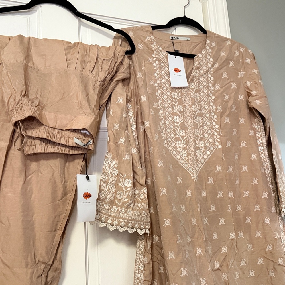Elegant Beige Long Sleeve Dress